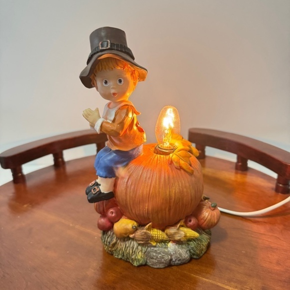 Vintage Thanksgiving Pilgrim Boy Pumpkin Lamp Fall Harvest Decor see description - Picture 7 of 15